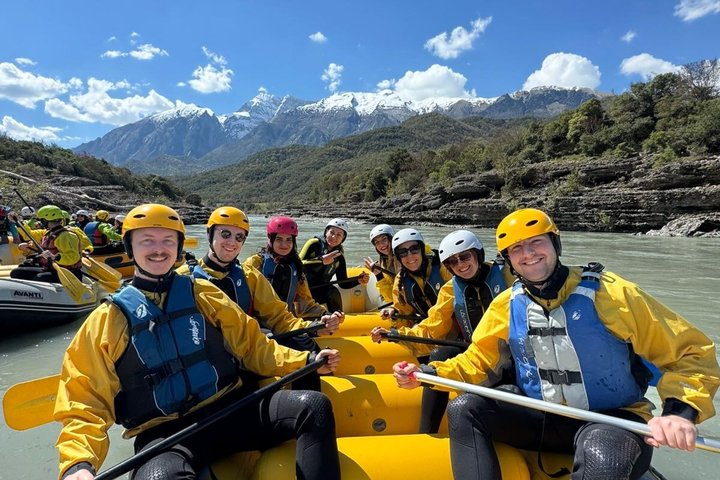 Vjosa Rafting Getaway : Forsränningstur i Vjosa River, Permet