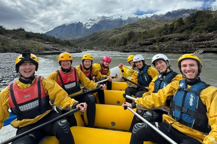 Vjosa Rafting Getaway : Forsränningstur i Vjosa River, Permet