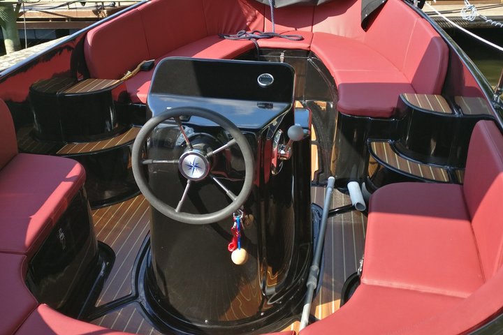 Explore Potsdam Wannsee en barco (de 1 a 8 personas, no se requiere licencia).