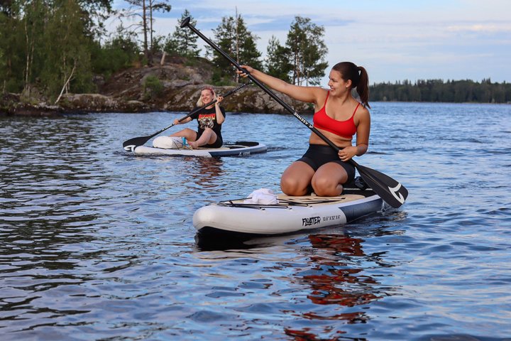 Paddla din väg – paddla kanot, SUP eller kajak på Pyhäjärvi