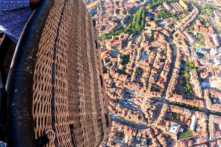 Balade en montgolfière au-dessus de la Catalogne avec Pick-up optionnel depuis Barcelone