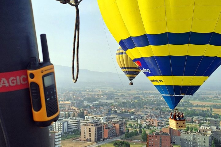 Balade en montgolfière au-dessus de la Catalogne avec Pick-up optionnel depuis Barcelone