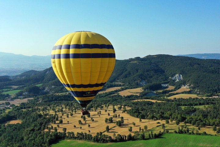 Balade en montgolfière au-dessus de la Catalogne avec Pick-up optionnel depuis Barcelone