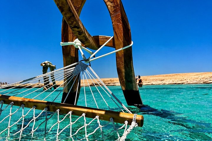 Hurghada: VIP Seafood Yacht till 3 öar, delfiner och snorkling