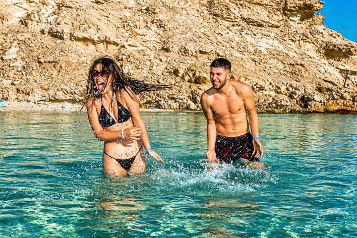 Hurghada: VIP Seafood Yacht till 3 öar, delfiner och snorkling