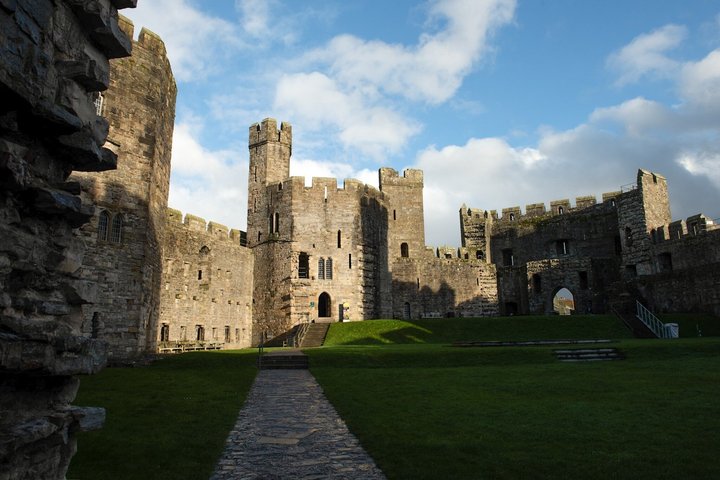 North Wales and Caernarfon Castle day tour from Chester