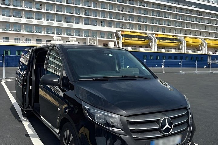 Da Deauville a Parigi: Trasferimento privato – Porta a porta