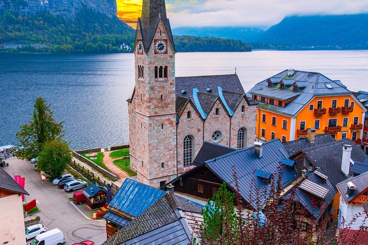 From Vienna to Hallstatt, Salzburg, Alps and Lakes Day Trip