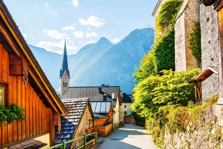 From Vienna to Hallstatt, Salzburg, Alps and Lakes Day Trip