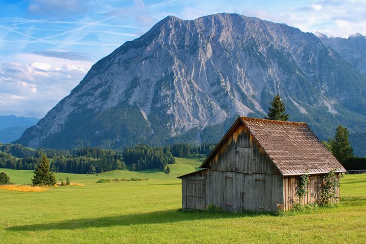 From Vienna to Hallstatt, Salzburg, Alps and Lakes Day Trip