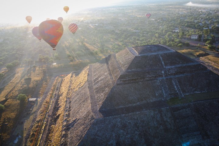 Ballongfly + Grotta frokost + Teotihuacan tur fra Mexico City