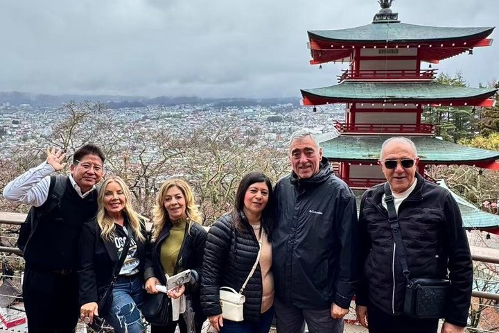 Tour privato delle attrazioni di Osaka con Guida e veicolo di lusso