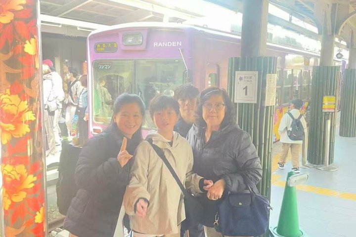 Tour privato delle attrazioni di Osaka con Guida e veicolo di lusso