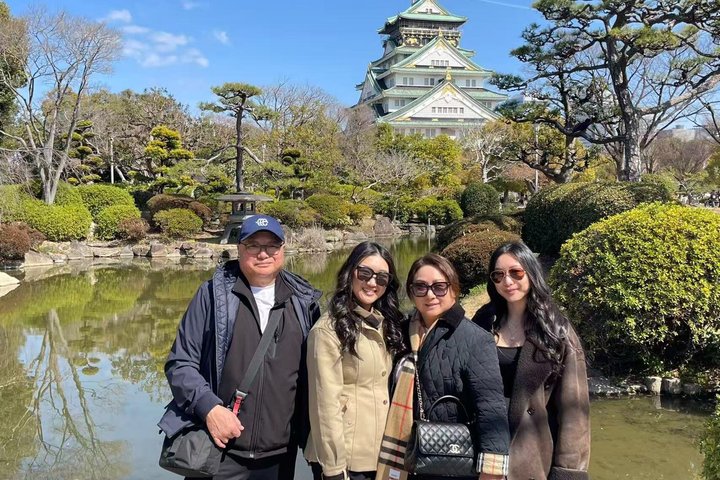 Tour privato delle attrazioni di Osaka con Guida e veicolo di lusso
