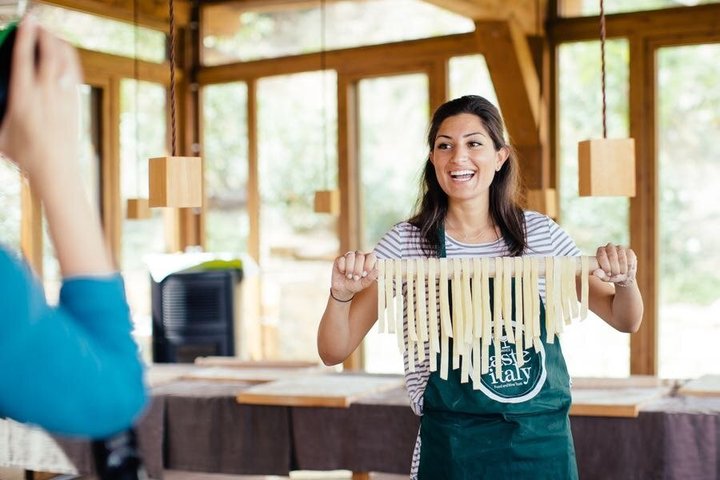 Aula de Pizza ou Massa com Sorvete em uma Fazenda Toscana em Florença