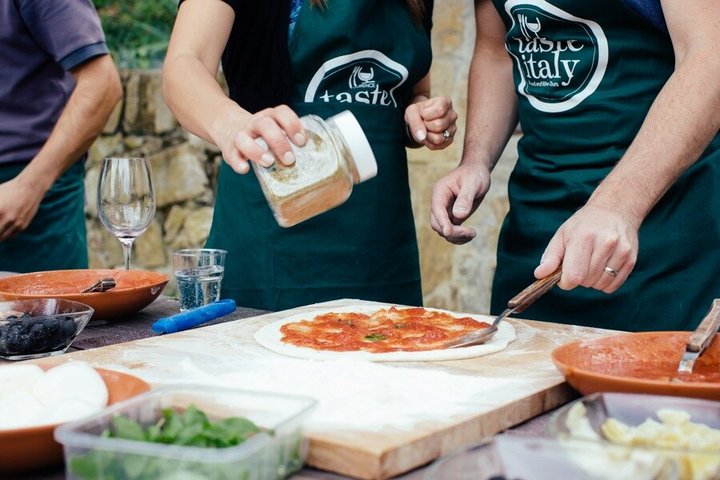 Aula de Pizza ou Massa com Sorvete em uma Fazenda Toscana em Florença