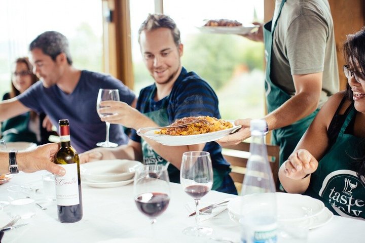 Aula de Pizza ou Massa com Sorvete em uma Fazenda Toscana em Florença