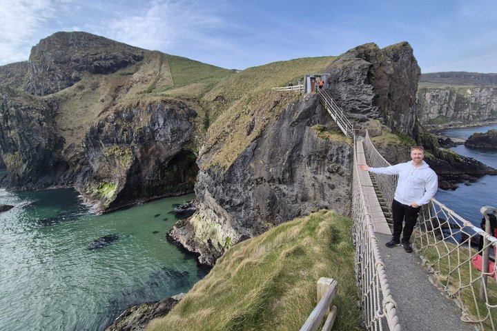 Essential Causeway Coast privat tur - från Belfast upp till 4 Pax