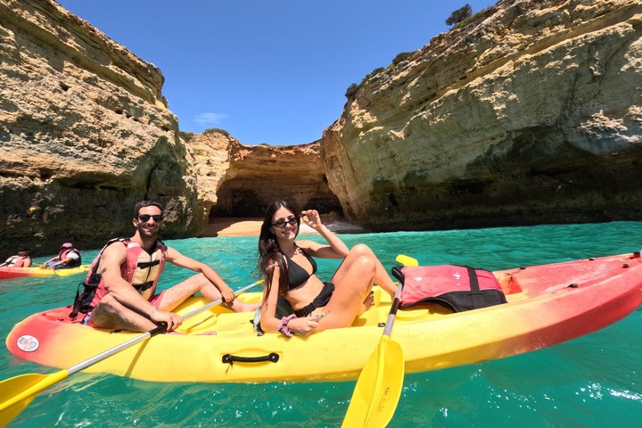 Tour in kayak a Benagil: avventura tra le grotte marine