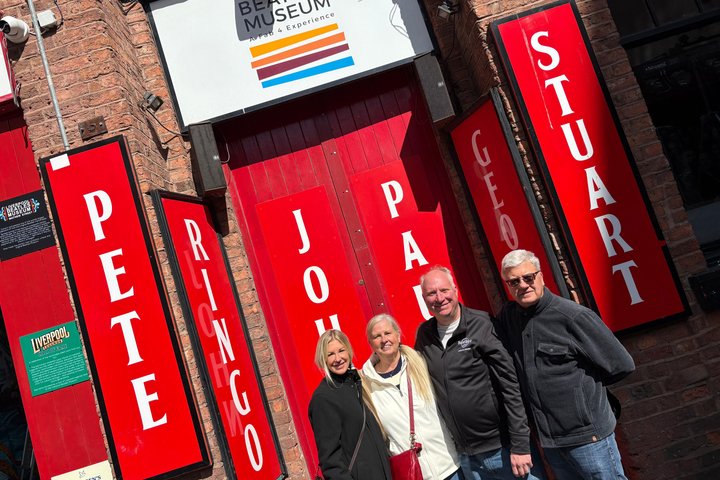 Tour privado en taxi por Liverpool Beatles + final de cueva