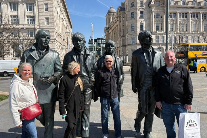 Tour privado en taxi por Liverpool Beatles + final de cueva