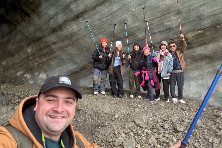 Avventura nella Grotta di Ghiaccio del Ghiacciaio Castner da Fairbanks