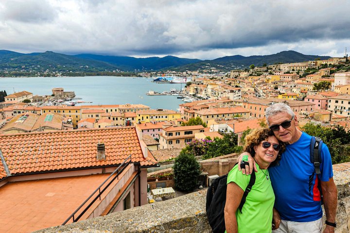 Experiência de bicicleta elétrica • Passeio por Portoferraio de bicicleta elétrica
