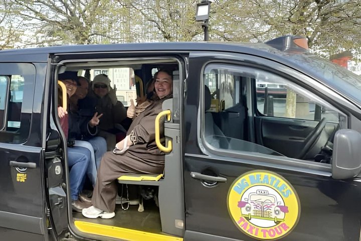 Tour privado en taxi por Liverpool Beatles + final de cueva