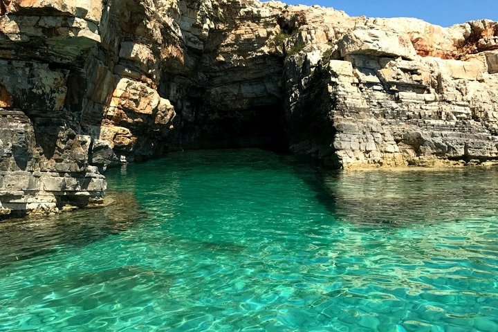 Medulin : All-Inclusive Piratenboottour zur Kamenjak-Höhle & Levan