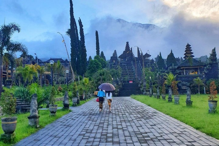 Tour por Bali Oriental: Templo Madre, Penglipuran y Tukad Cepung