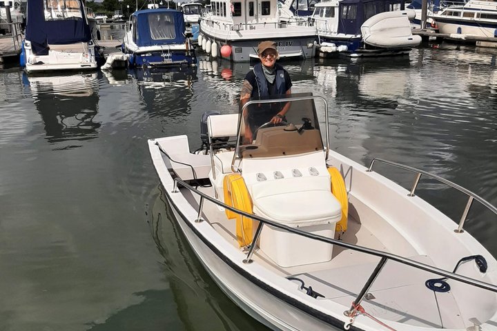 Location de bateaux en auto-conduite autour de Poole Harbour