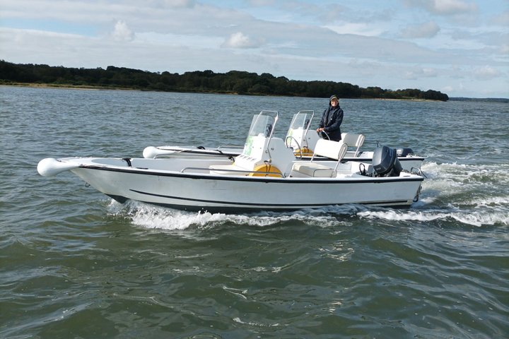 Location de bateaux en auto-conduite autour de Poole Harbour