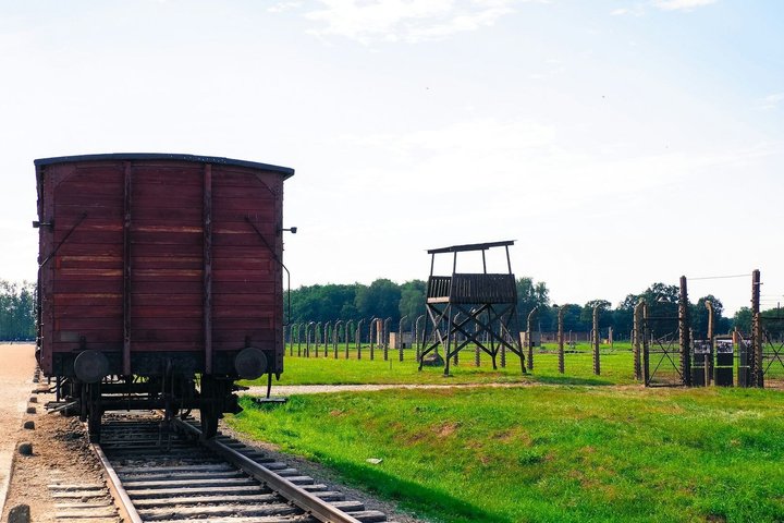Oswiecim : Reserva de entrada en Auschwitz & Audio Tour autoguiado