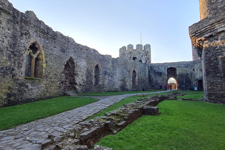Open groepsrondleiding door Conwy Castle met een officiële gids