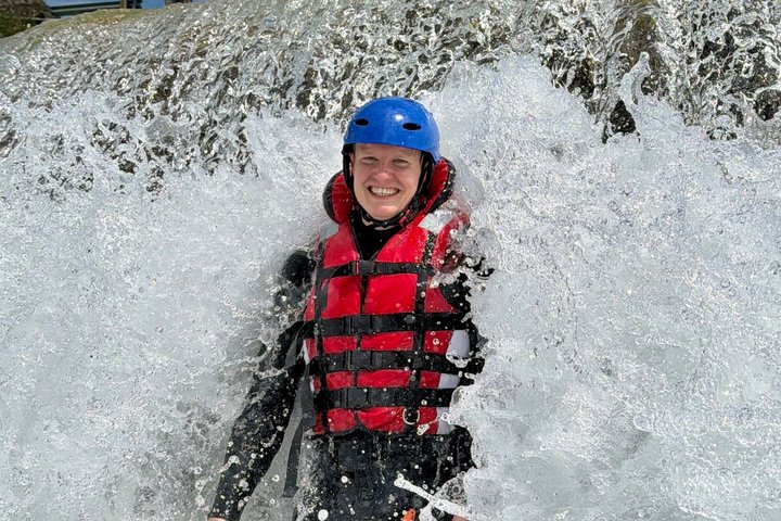 Visita guiada de rafting - Parque Nacional del Río Vjosa - Permet, Albania