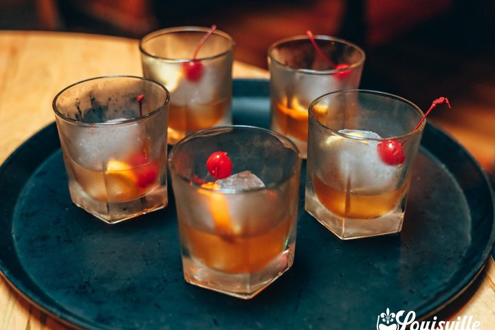 Phantoms of Prohibition : Geister, Cocktails & Bissen Walking Tour