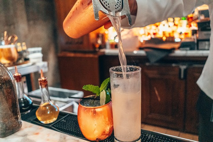 Phantoms of Prohibition : Geister, Cocktails & Bissen Walking Tour
