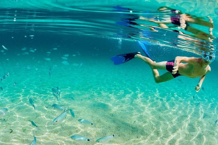 Kryssning till Bonifacio och snorkling till Lavezziöarna