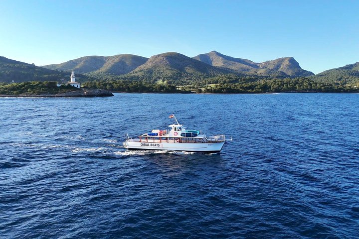 Sonnenuntergangskreuzfahrt in Alcudia mit Tapas & Schwimmen