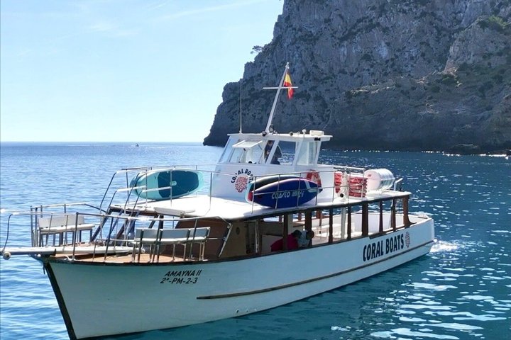 Paseo en barco por la mañana en Alcudia con parada de natación y tapas