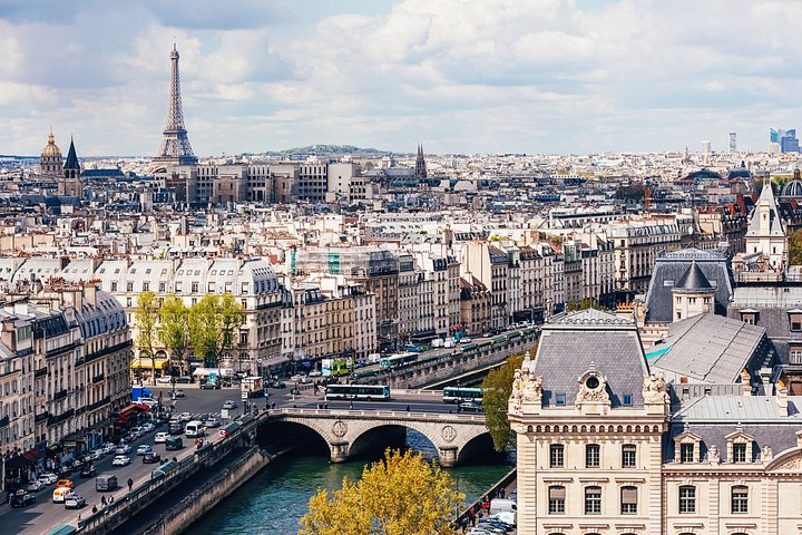 Excursión de un día a París con conductor privado desde Le Havre | Guía opcional