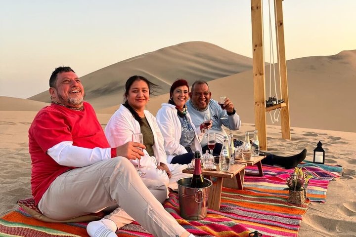 Huacachina : Expedición en Buggy UTV & Celebración Premium del Desierto