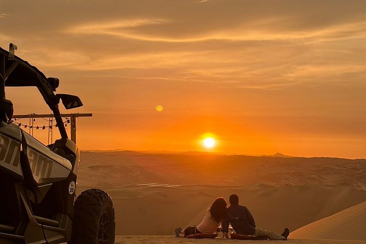 Huacachina : Expedición en Buggy UTV & Celebración Premium del Desierto