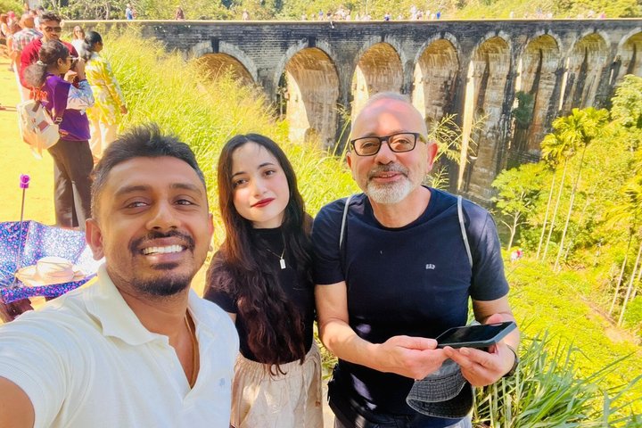Viaje de Kandy a Ella en coche con viaje panorámico en tren desde Ambewela