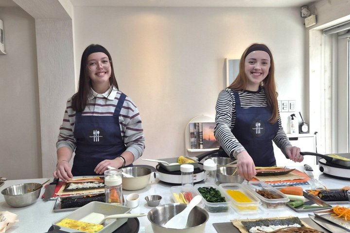 Clase de Cocina Coreana en Gyeongju : Bibimbap, Gimbap & Omelette