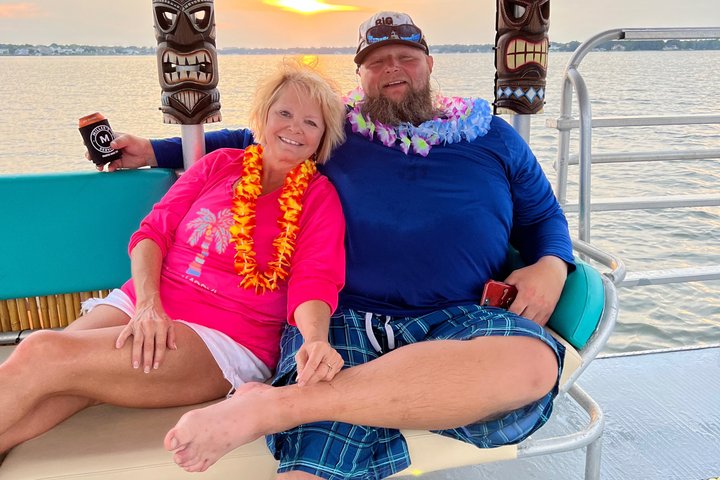 Croisières privées de 2 heures en bateau Tiki à Virginia Beach