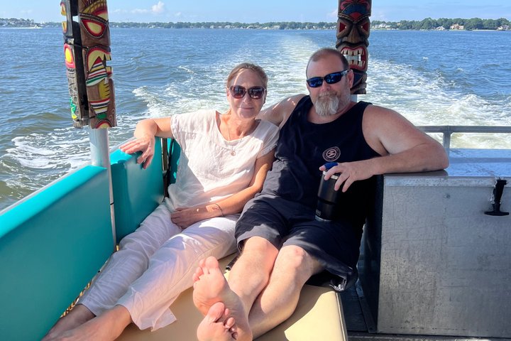 Croisières privées de 2 heures en bateau Tiki à Virginia Beach