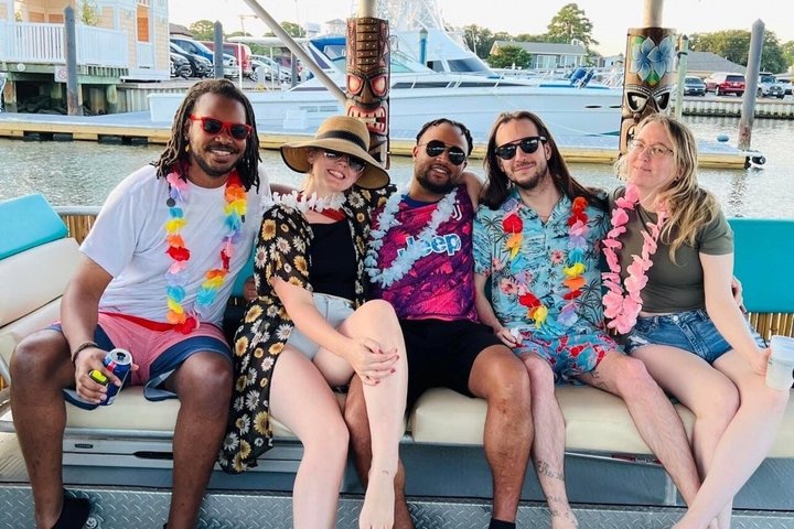 Croisières privées de 2 heures en bateau Tiki à Virginia Beach