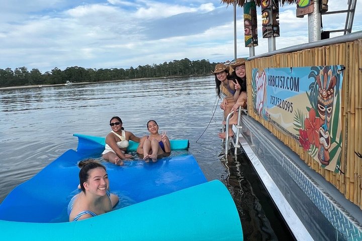 Croisières privées de 2 heures en bateau Tiki à Virginia Beach
