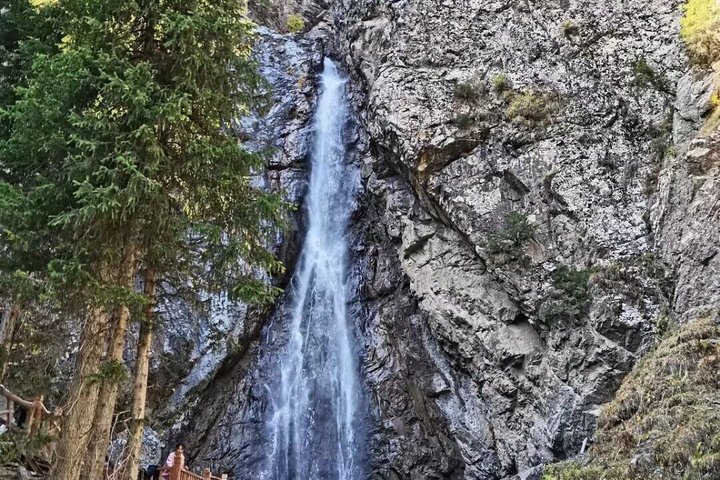 Excursión de un día del PRI al espectáculo de Nanshan y Erdaoqiao con cena en Urumqi